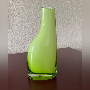 Ikea OKKSO Hand Made Quality Light Green 8" Cased Glass Vase Vintage 🦋
Size: OS